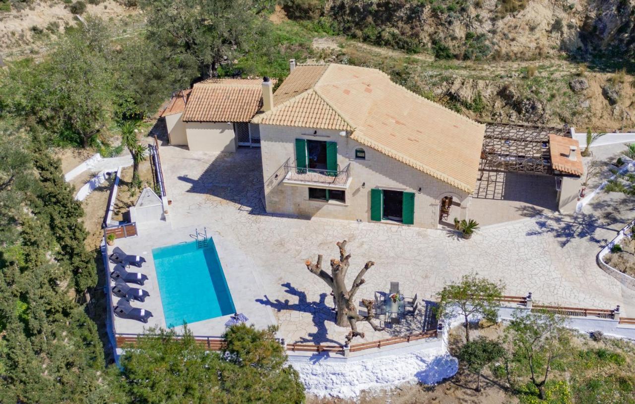 Villa Kanalos - Private Pool & Stunning Views, By Zantewize Kalamákion Dış mekan fotoğraf